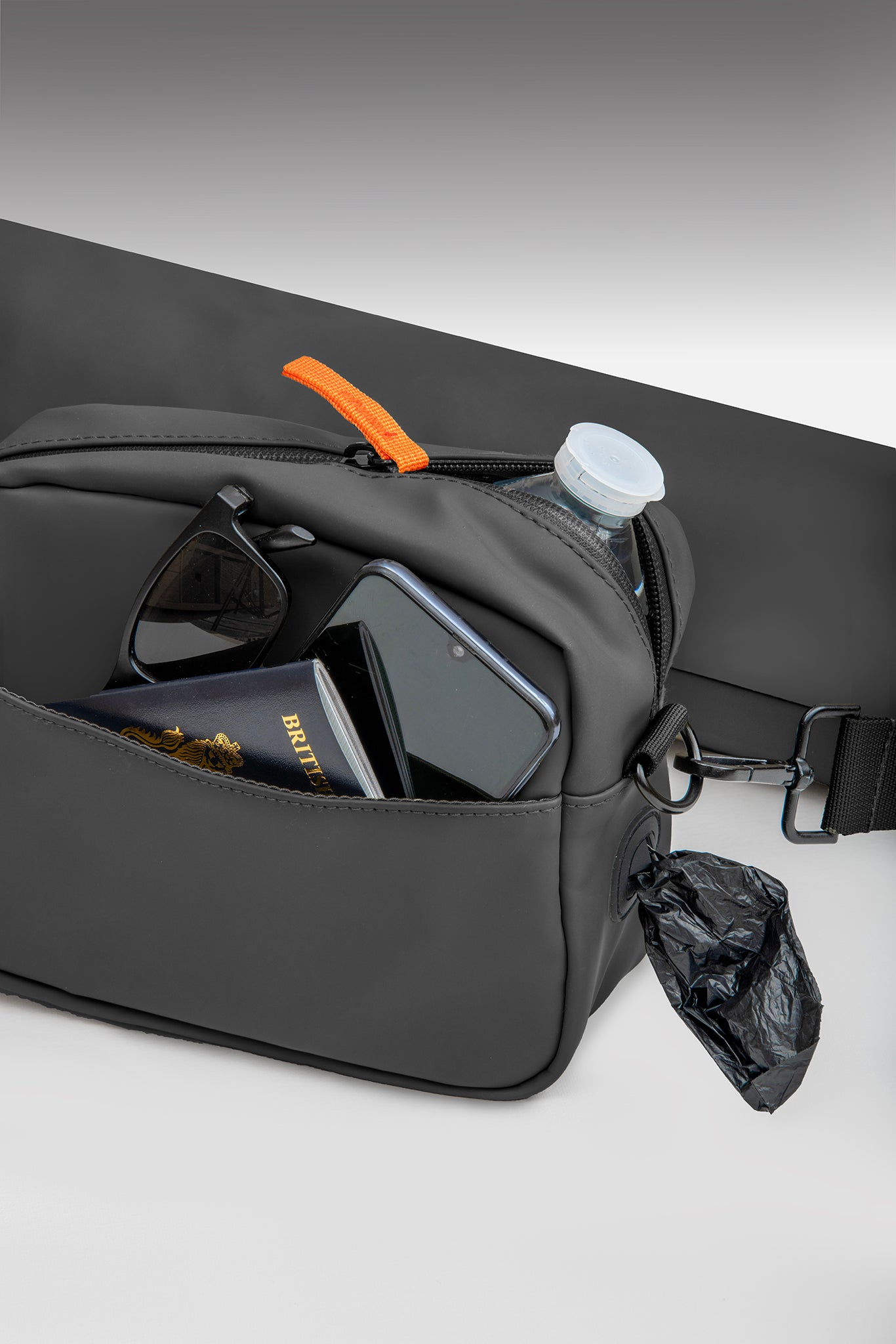 QUIVR Bag Black